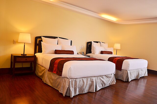 サンダーバード リゾーツ - リサール