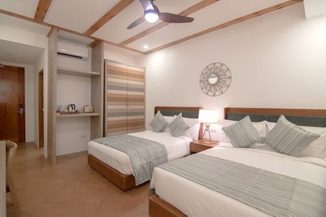 サンダーバード リゾーツ - リサール