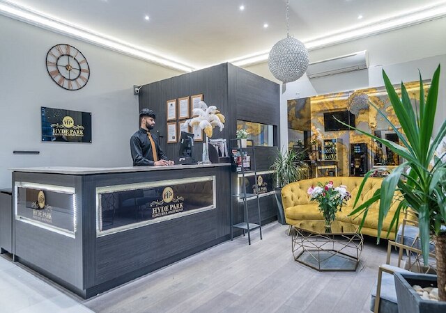 ハイド パーク エグゼクティブ アパートメンツ