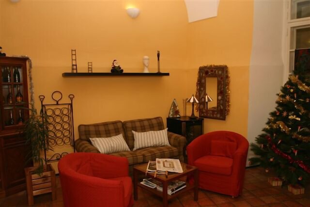 ホテル & レジデンス ウ トゥリ ブブニュー