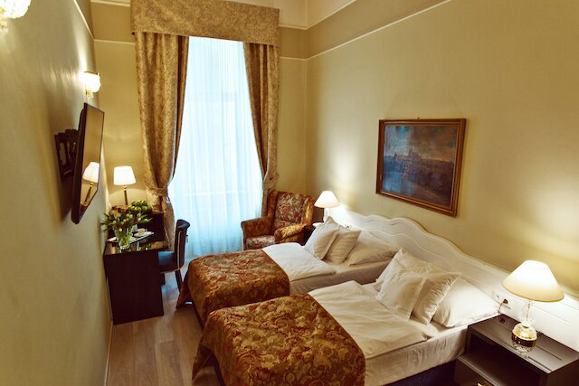 ホテル ジュリアン