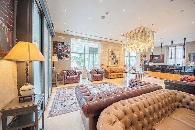 センチュリー ホテル