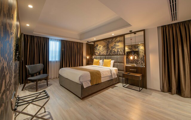 アーモンド ビジネスホテル