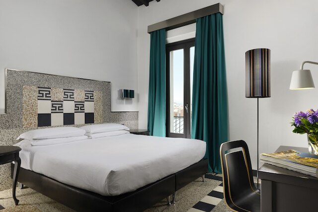 ホテル ウニベルソ