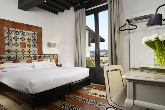 ホテル ウニベルソ