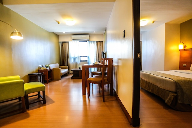 ザ マレヤン プラザ