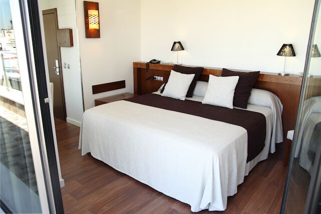 ホテル ドン パコ セビリア