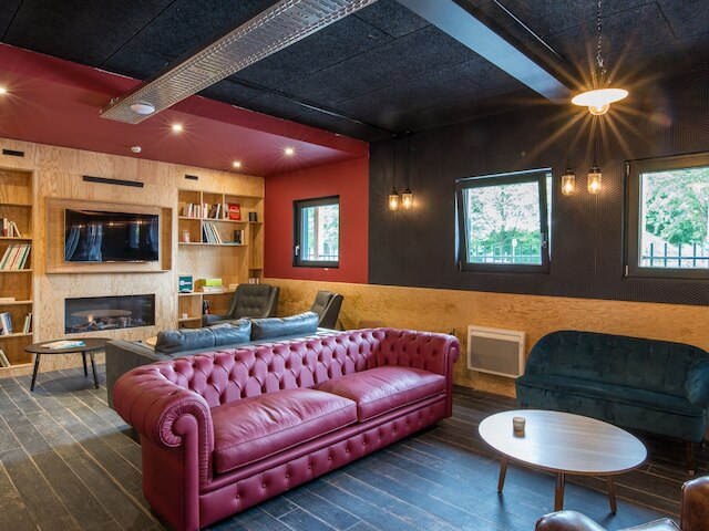 エクロ ホテルズ リール