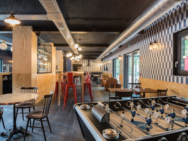 エクロ ホテルズ リール