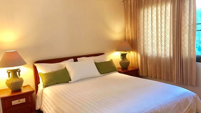 スリン ベイ イン