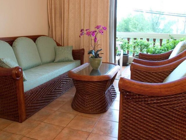 スリン ベイ イン