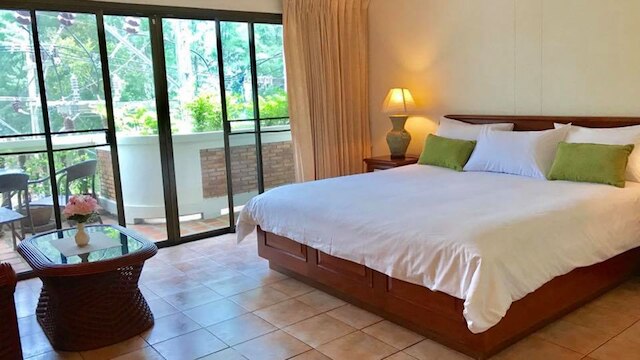 スリン ベイ イン