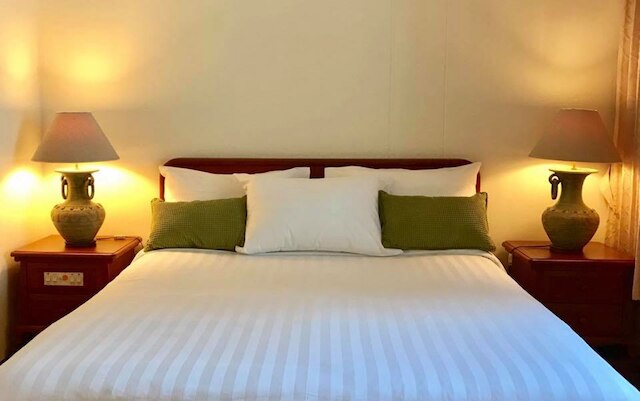 スリン ベイ イン