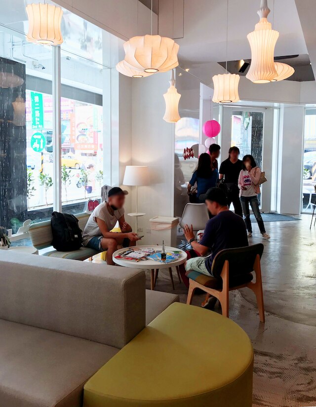 シングル イン高雄ステーション ホステル (單人房住宿空間高雄站前館)