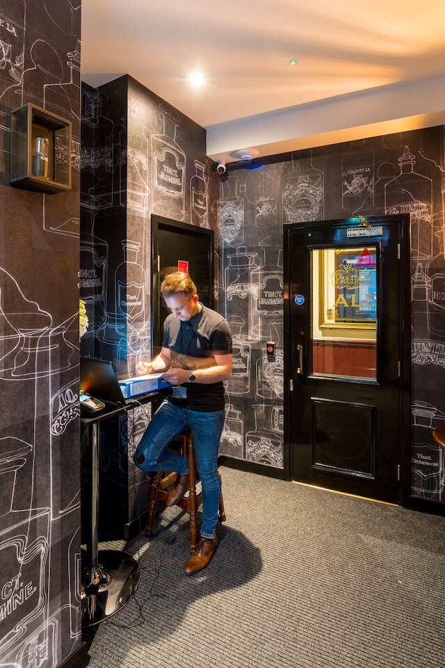 カムデン エンタープライズ ホテル & パブ