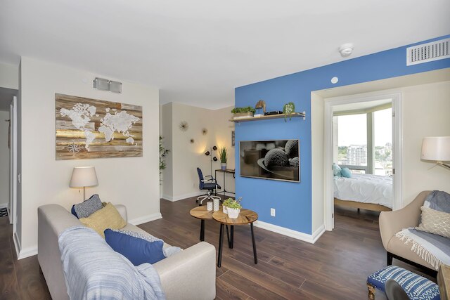 クイックステイ - エレガンス イン ヨークビル (ヤング & ブロアー)