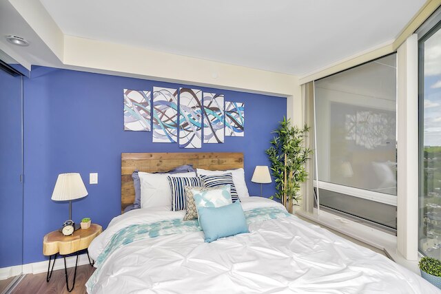 クイックステイ - エレガンス イン ヨークビル (ヤング & ブロアー)