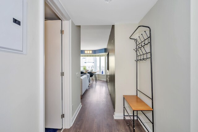 クイックステイ - エレガンス イン ヨークビル (ヤング & ブロアー)