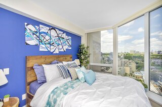 クイックステイ - エレガンス イン ヨークビル (ヤング & ブロアー)