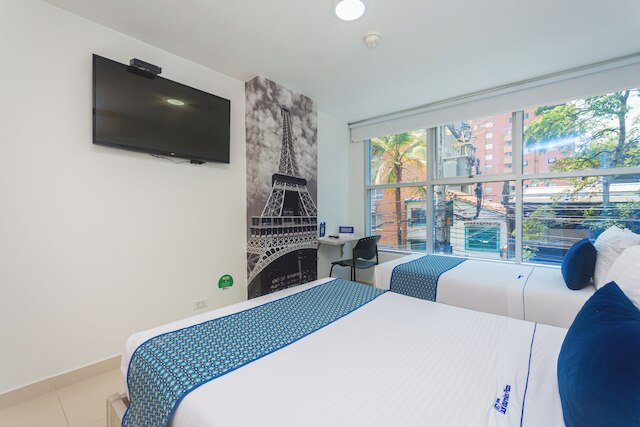 ホテル ラウレレス プラザ