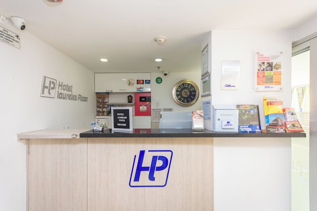 ホテル ラウレレス プラザ