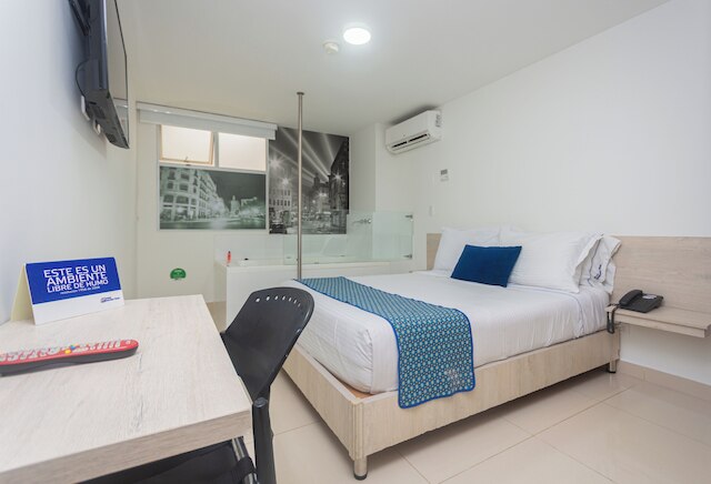 ホテル ラウレレス プラザ