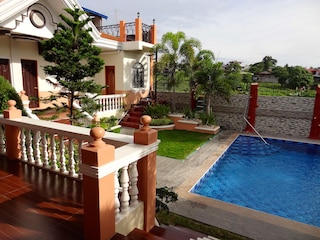 ザ エグゼクティブ ヴィラ イン & スイーツ