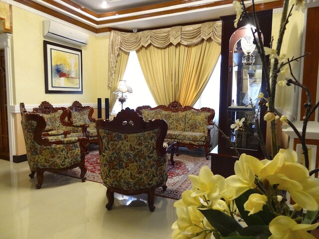 ザ エグゼクティブ ヴィラ イン & スイーツ