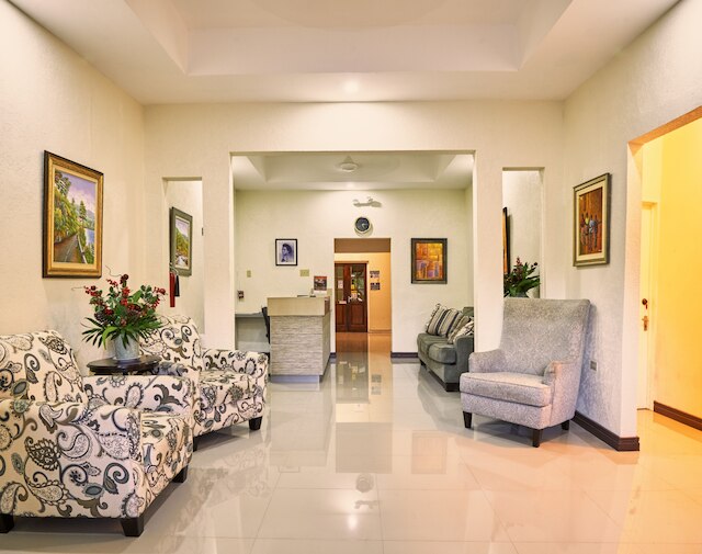 シャーリー リトリート ホテル