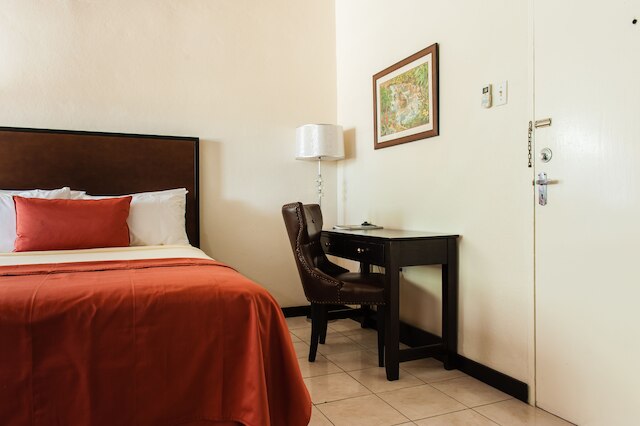 シャーリー リトリート ホテル