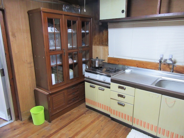 古民家ゲストハウス家守 (やーるー)