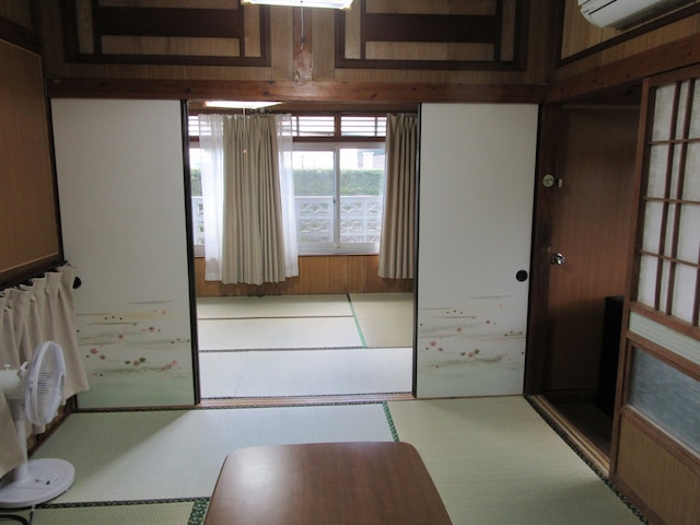 古民家ゲストハウス家守 (やーるー)