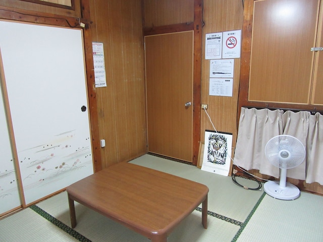 古民家ゲストハウス家守 (やーるー)