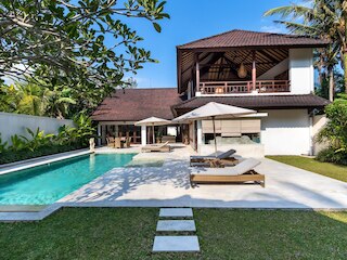 ヴィラ チャンディ ケチル エンパット バイ ヴィラ ファインダー