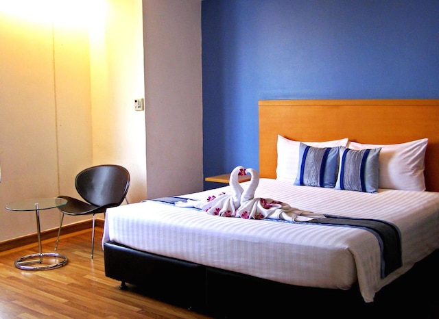 イヤリン アット トゥック チャン