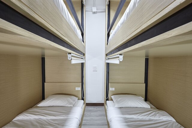 ルボヌールポッシュテル - ホステル