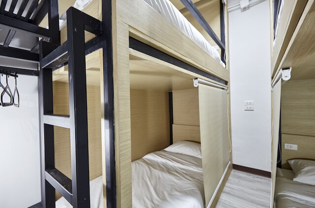 ルボヌールポッシュテル - ホステル