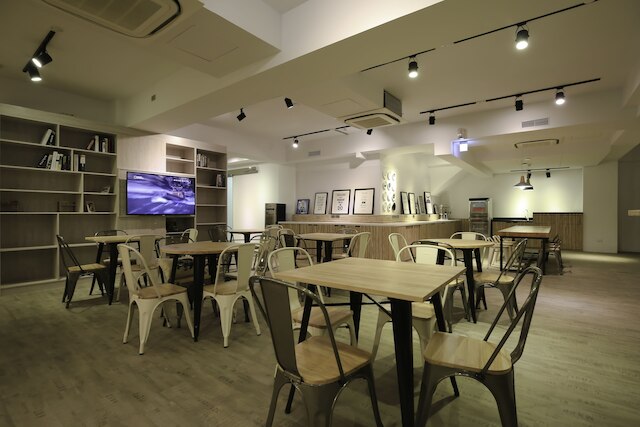 フライイン ホステル (飛行家青年旅館)