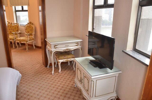 愛群ホテル - 広州交易会期間中、ホテルと展示センター間の無料シャトルあり (广州爱群大酒店 - 広交会期間提供免費班車往返酒店与展覧中心)