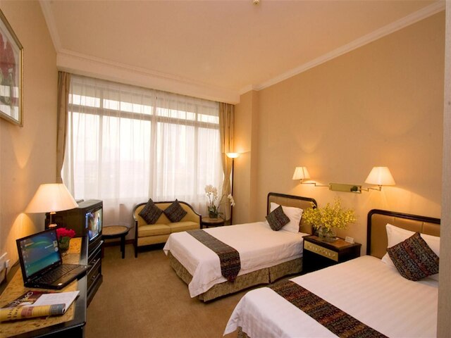 愛群ホテル - 広州交易会期間中、ホテルと展示センター間の無料シャトルあり (广州爱群大酒店 - 広交会期間提供免費班車往返酒店与展覧中心)