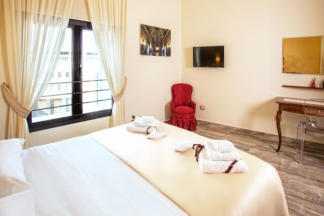 ナポリタントリップス ホテル