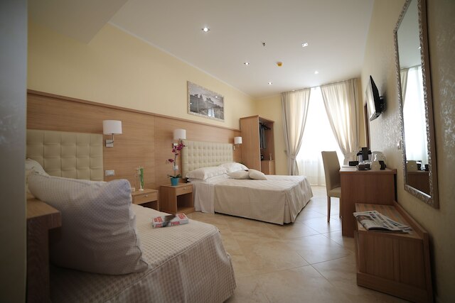 エスポジツィオーネ パレス ホテル