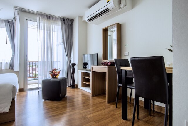 ウィナー プラーチーンブリー & サービスド アパートメント