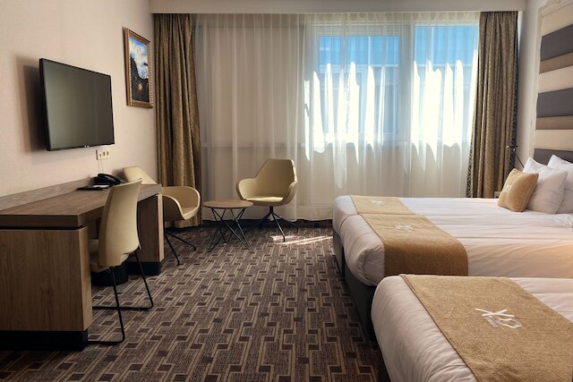 XO ホテルズ ブルー スクエア