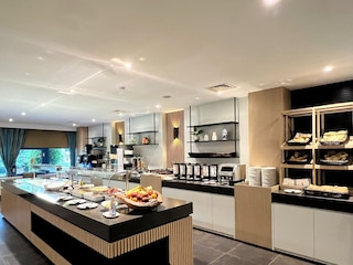 XO ホテルズ ブルー スクエア