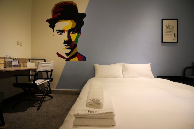 ムービー イン ホステル