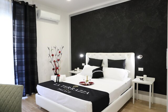 ラ テラッツァ パレス