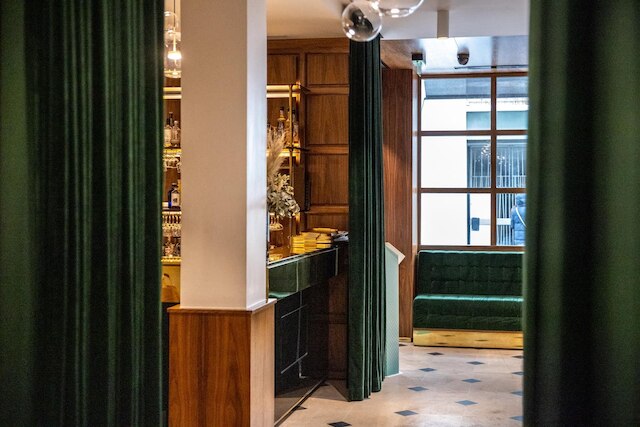 ホテル パリスター & スパ