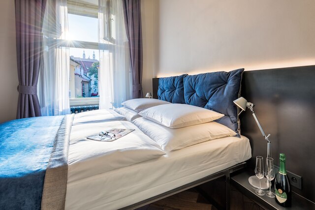 ムー バイ ザ キャッスル