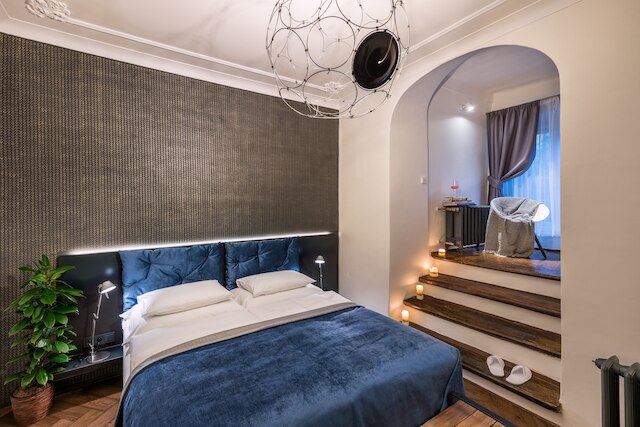 ムー バイ ザ キャッスル